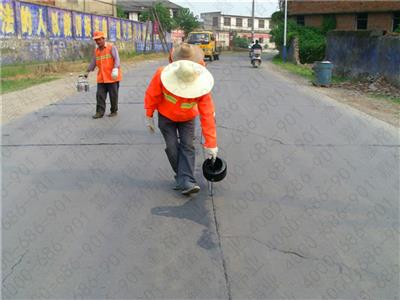 公路養(yǎng)護(hù)中裂縫修補(bǔ)的灌縫瀝青用多少號(hào)比較好？